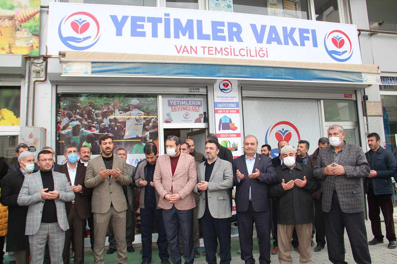 Yetimler Vakfı Van Temsilciliği dualarla açıldı Yetimler Vakfı Van Temsilciliği dualarla açıldı